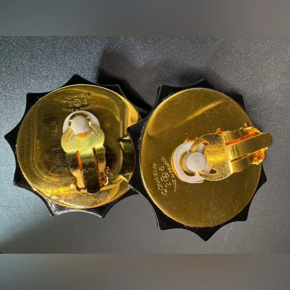 LOT 1280 24K gold plated CHANEL vintage earrings